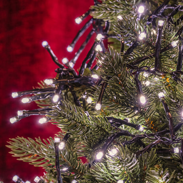 White Ultra Bright LED MultiFunction Christmas Cluster Lights 960 & Garden Trends