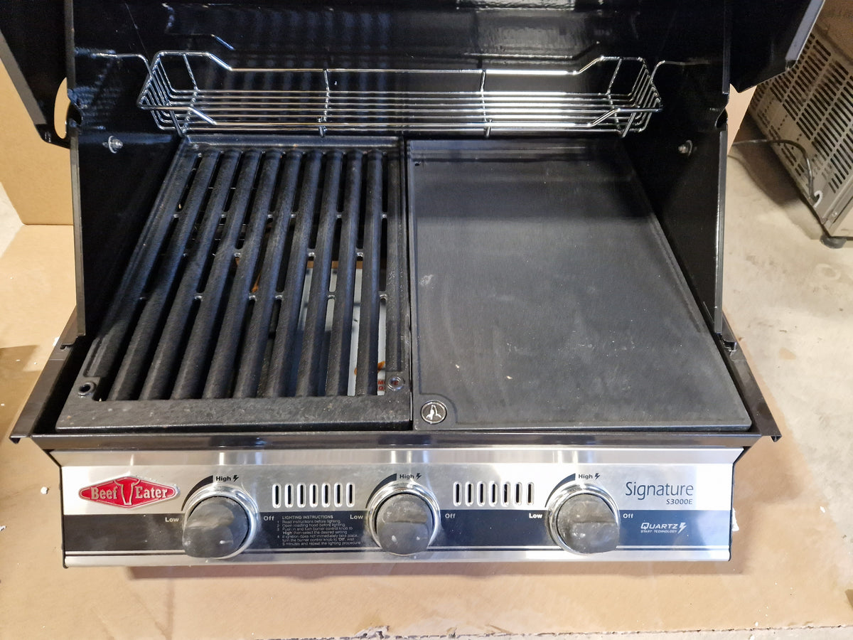 Ex Display BeefEater Signature S3000E Series 3 Burner Build-in Gas Barbecue