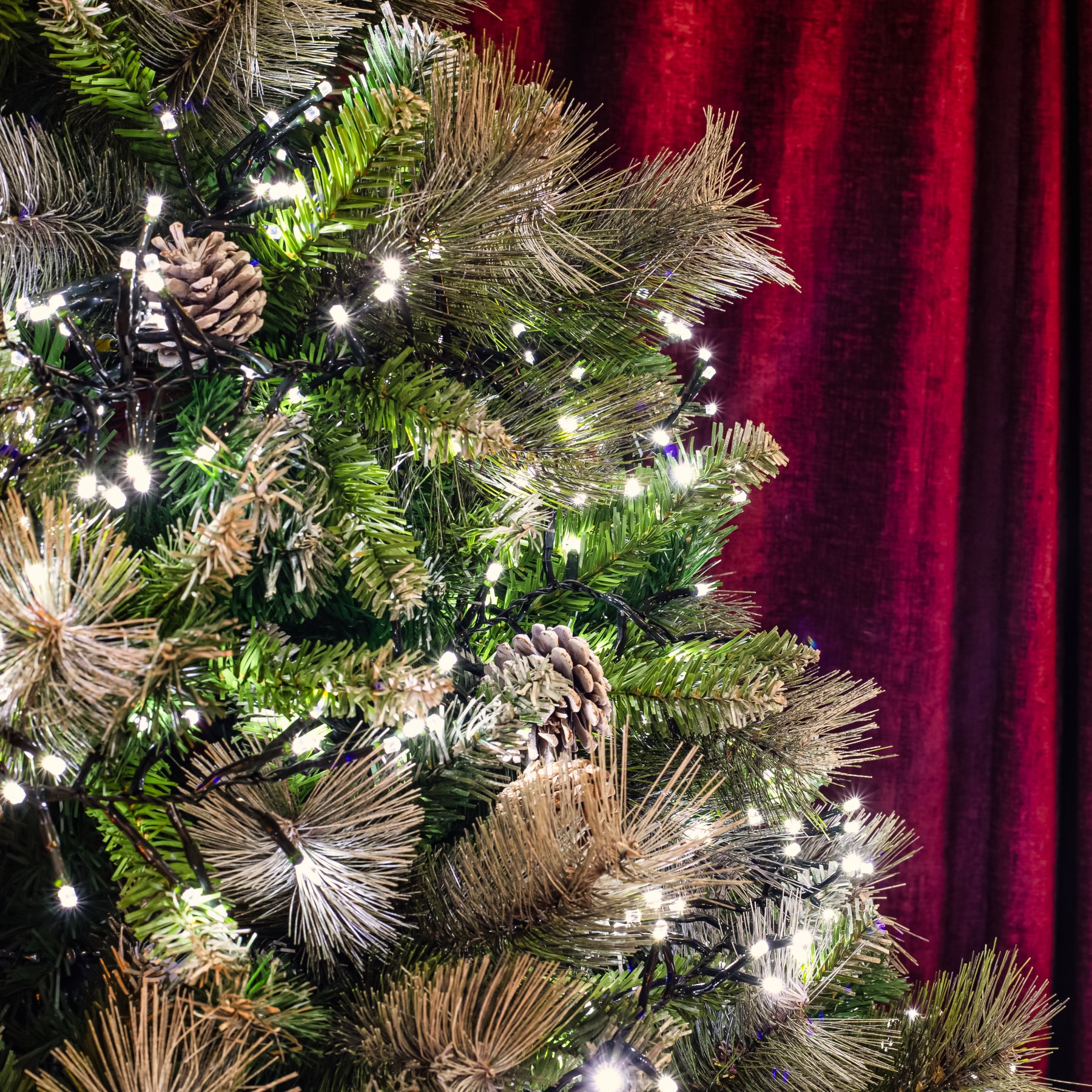 White LED Multi-Function Christmas Cluster Lights - 720 & 2000 - Garden ...