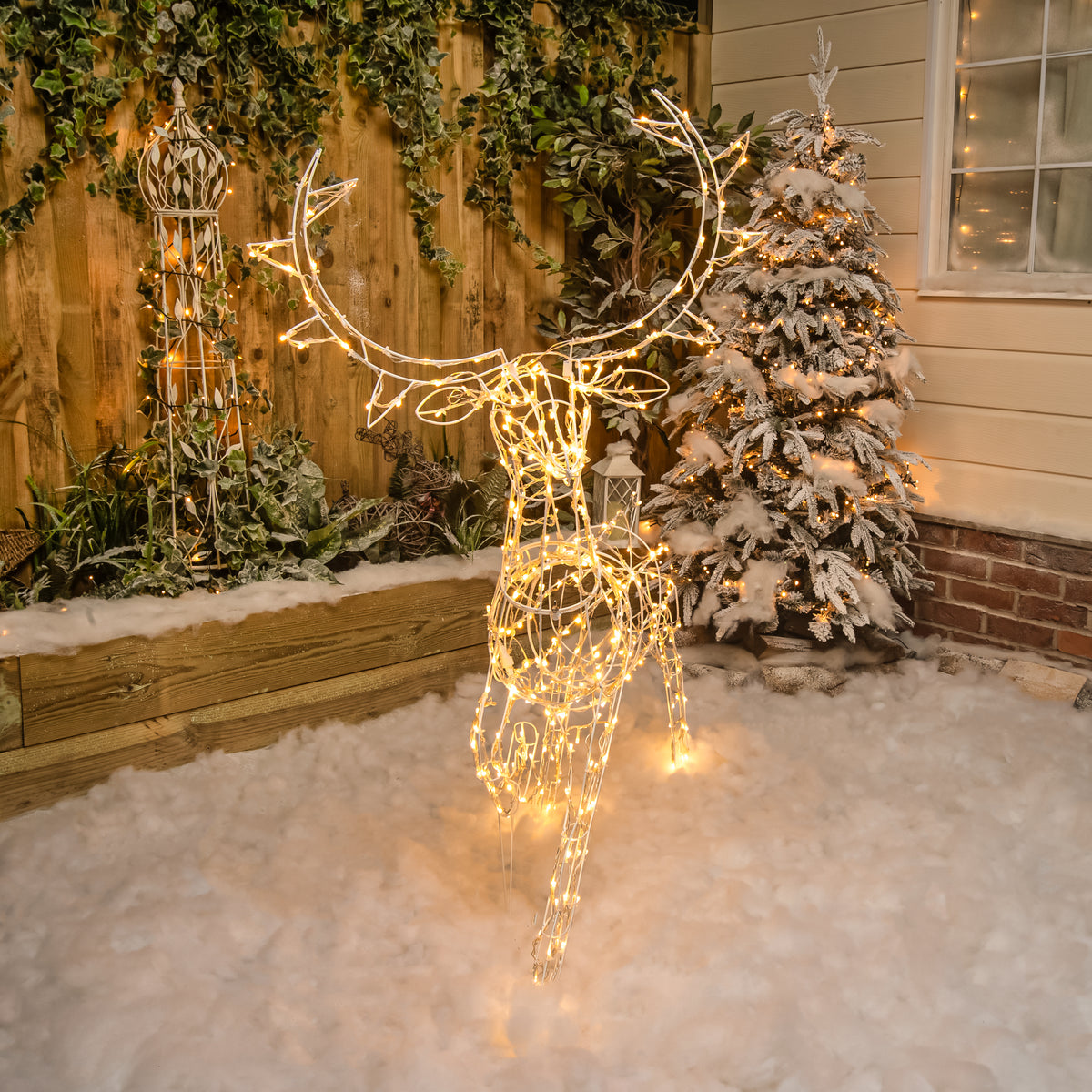 Christmas Reindeer Light - 1.4M White Wire Light Up Walking Stag with 330 White LEDs