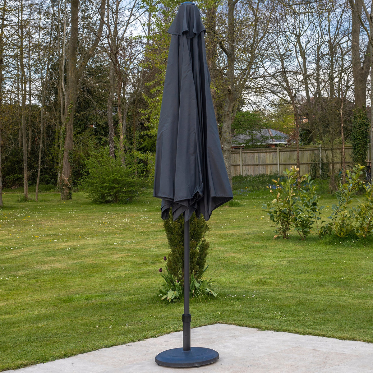 Bracken Outdoors Grey 2.5m Crank and Tilt Round Garden Parasol - Graphite Pole **Damaged Box**