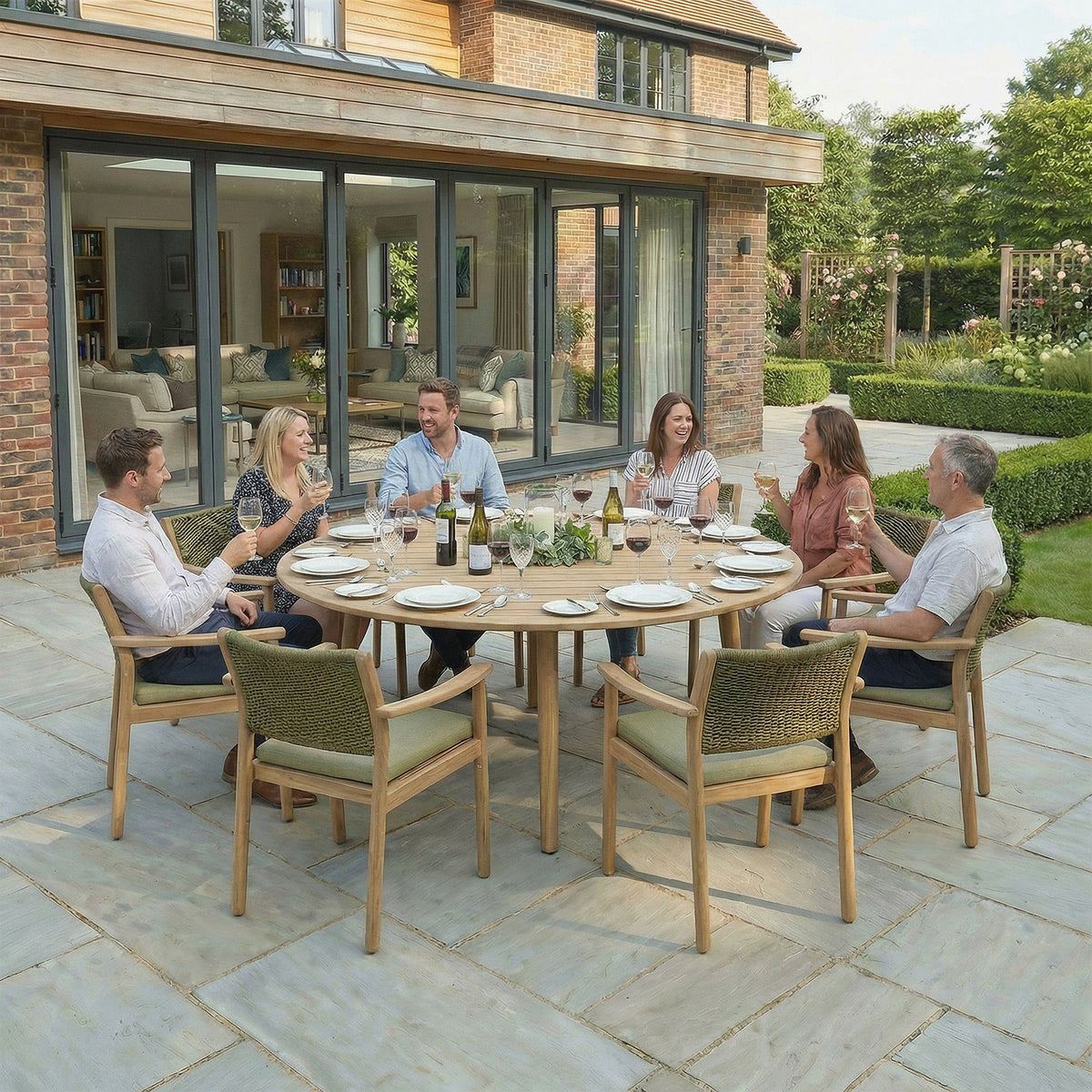 Bracken Outdoors Tetbury Acacia Wood and Rope 8 Seat Round Garden Dining Furniture Set