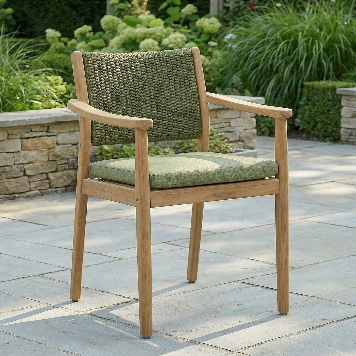 Bracken Outdoors Tetbury Acacia Wood and Rope 4 Seat Round Dining Set