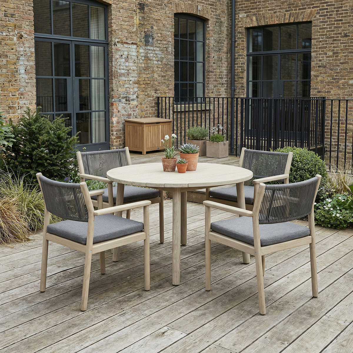 Bracken Outdoors Bourton Acacia Wood and Rope 4 Seat Round Dining Garden Furniture Set