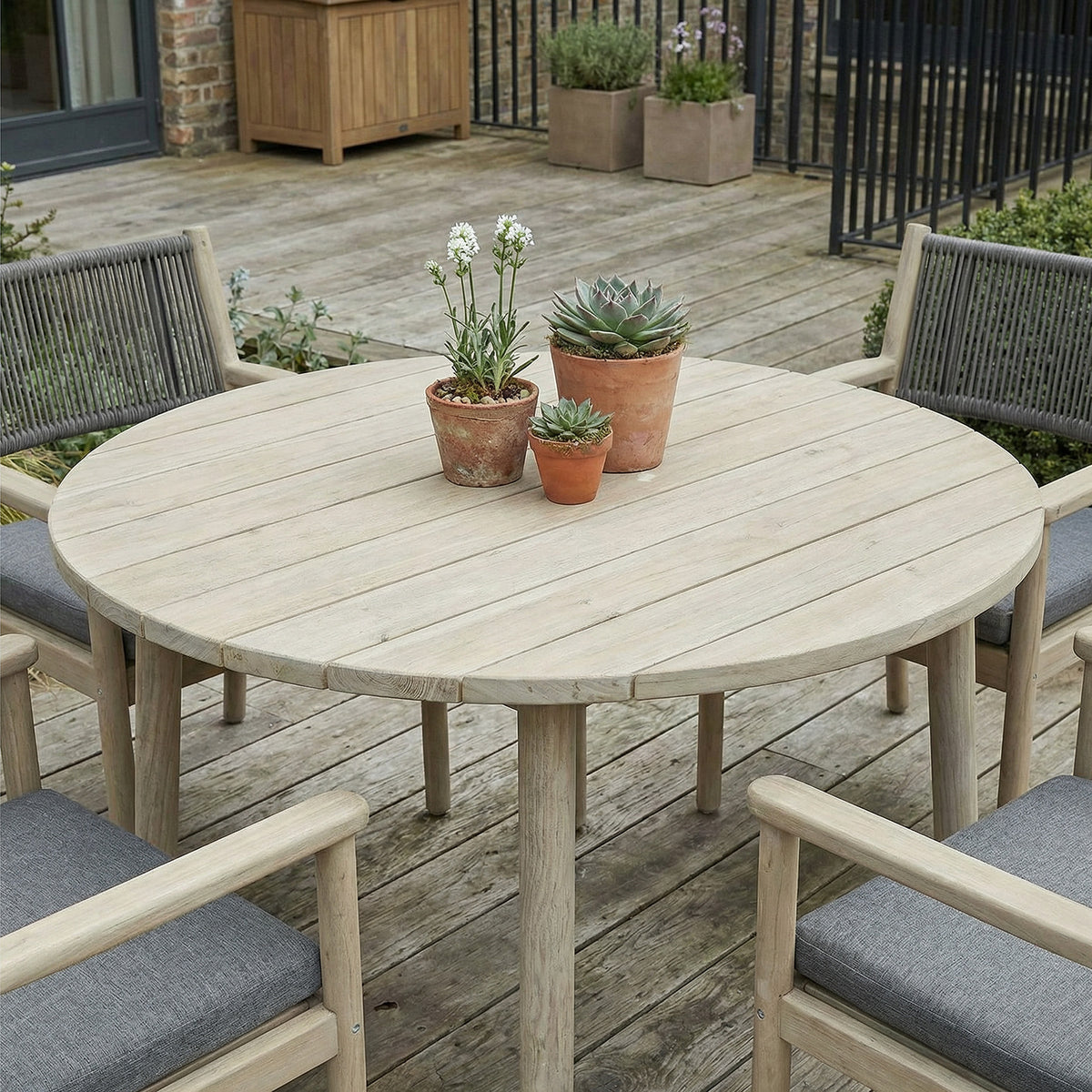 Bracken Outdoors Bourton Acacia Wood and Rope 4 Seat Round Dining Garden Furniture Set