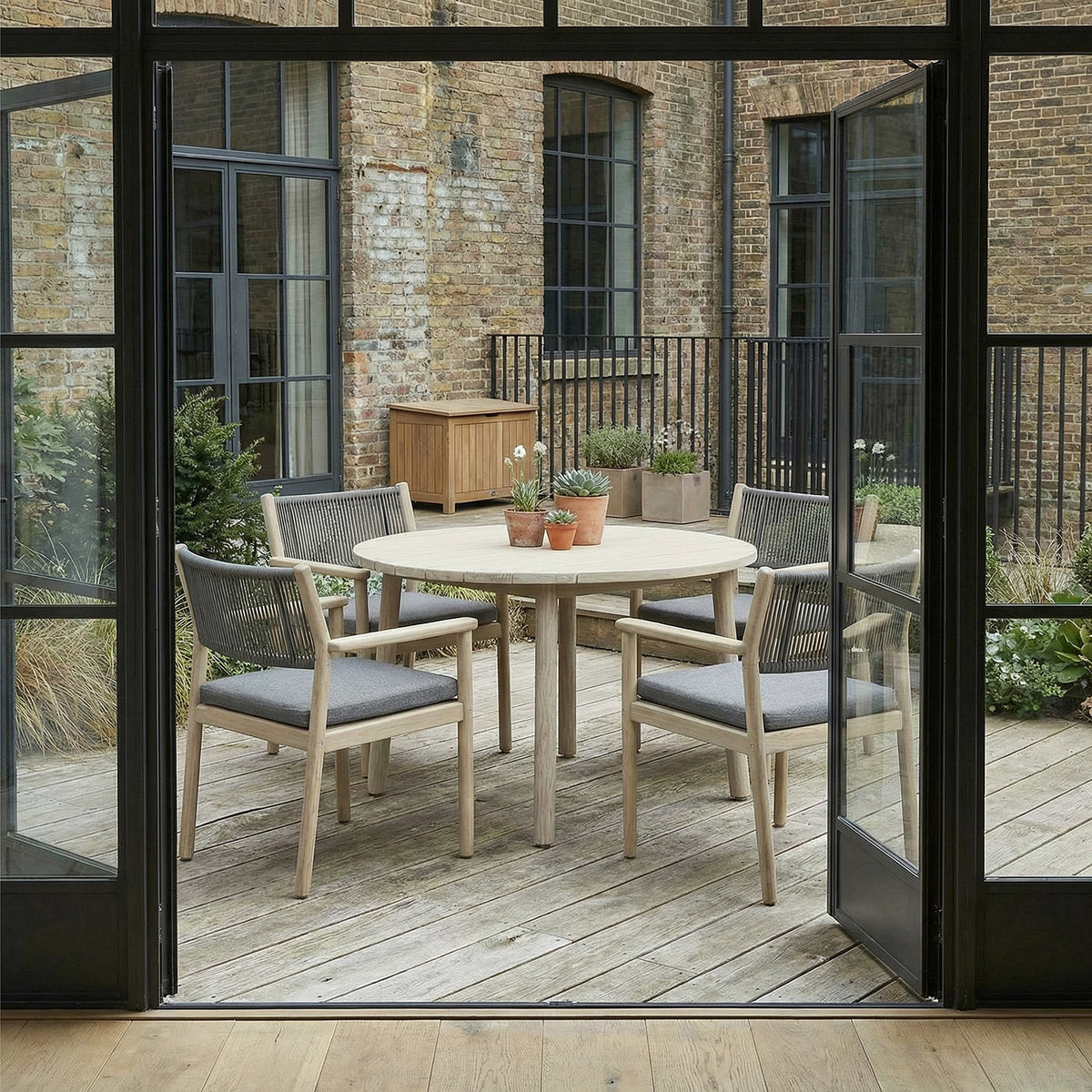 Bracken Outdoors Bourton Acacia Wood and Rope 4 Seat Round Dining Garden Furniture Set