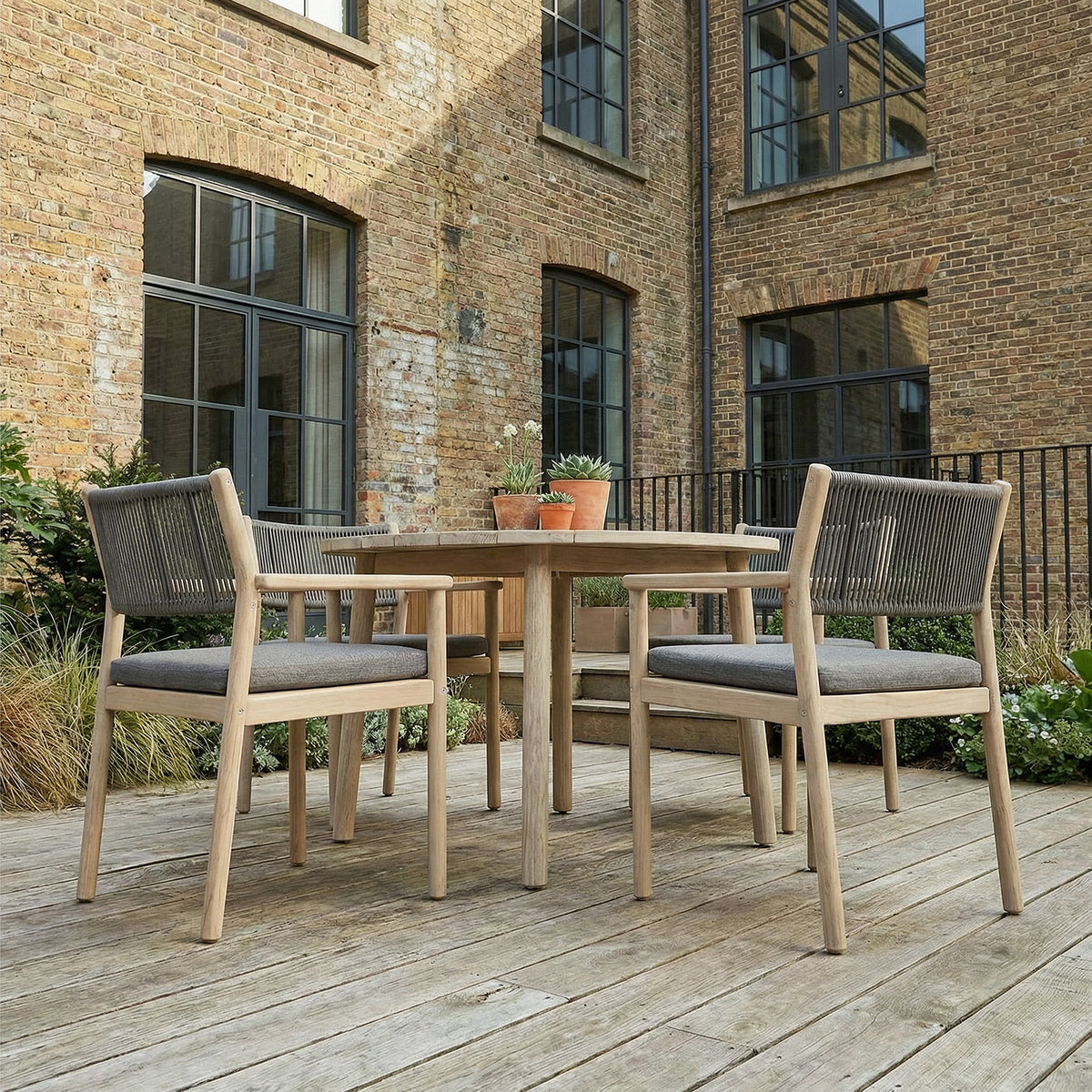 Bracken Outdoors Bourton Acacia Wood and Rope 4 Seat Round Dining Garden Furniture Set