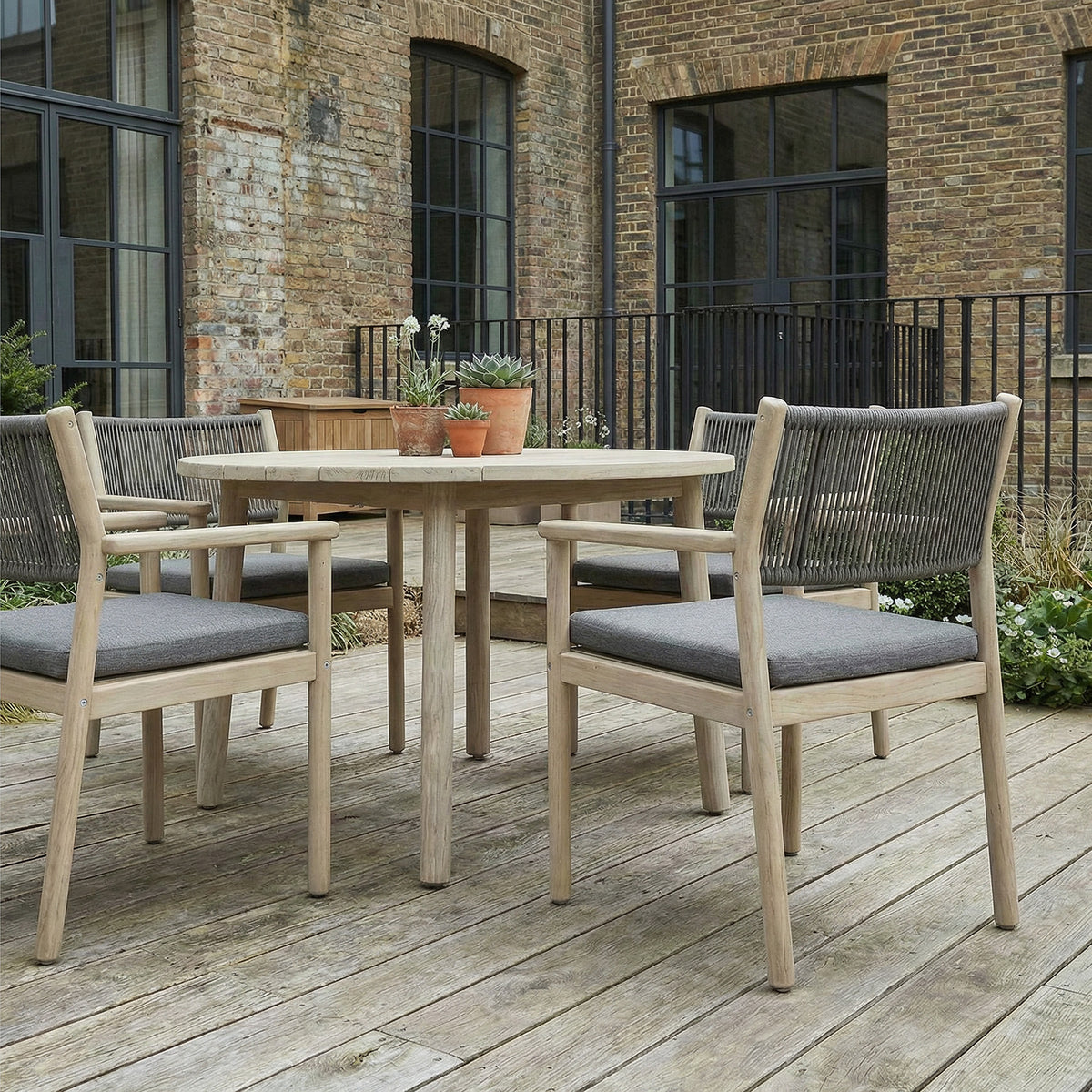 Bracken Outdoors Bourton Acacia Wood and Rope 4 Seat Round Dining Garden Furniture Set