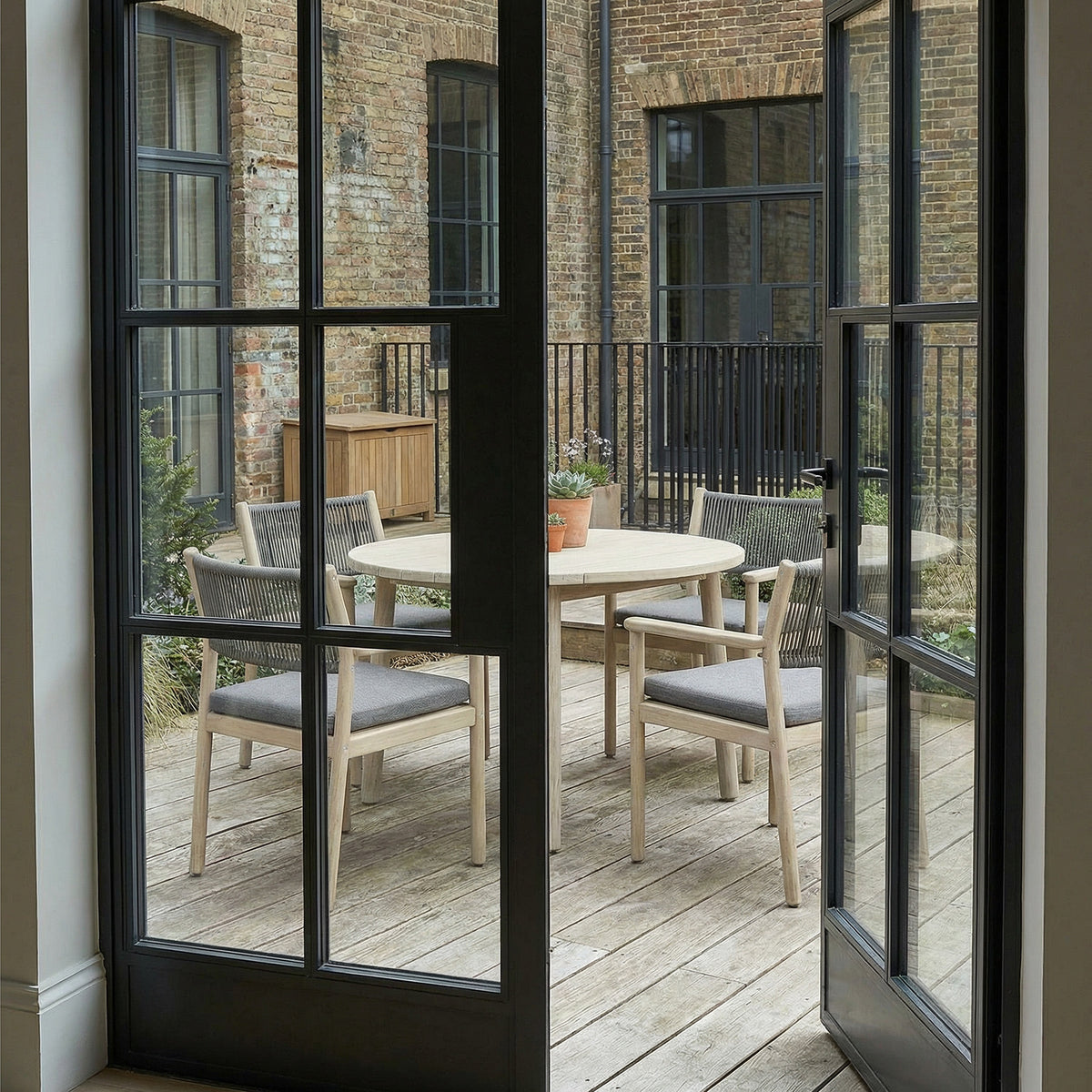 Bracken Outdoors Bourton Acacia Wood and Rope 4 Seat Round Dining Garden Furniture Set