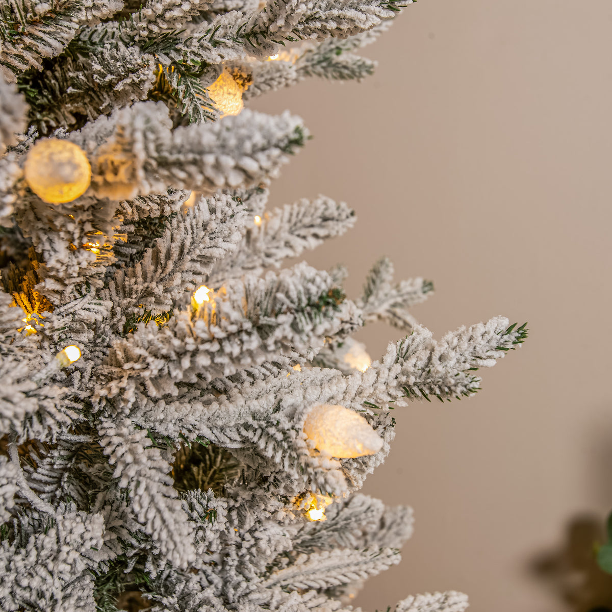 Highgrove Artificial Pre-Lit PE Christmas Tree 6.5FT, 7.5FT