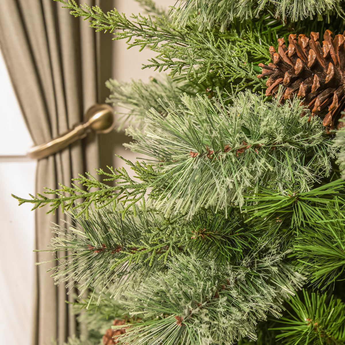 Hampton Artificial Pre-Lit PE Christmas Tree 6.5FT, 7.5FT