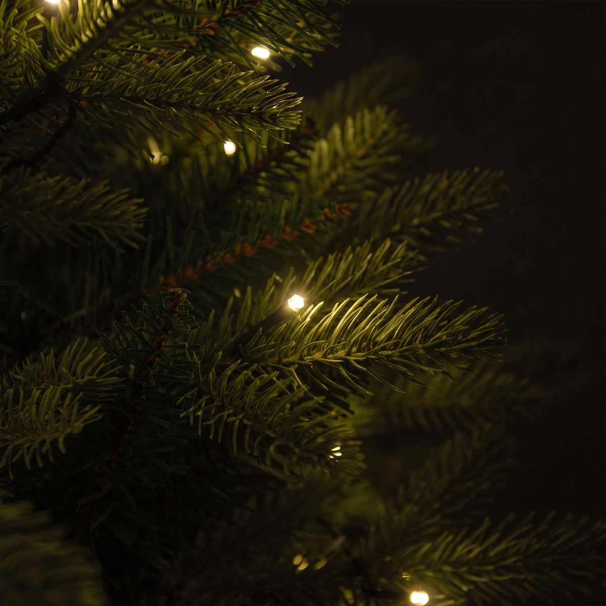 Sherwood Artificial Pre-Lit Green PE/PVC Christmas Tree 6FT, 7FT