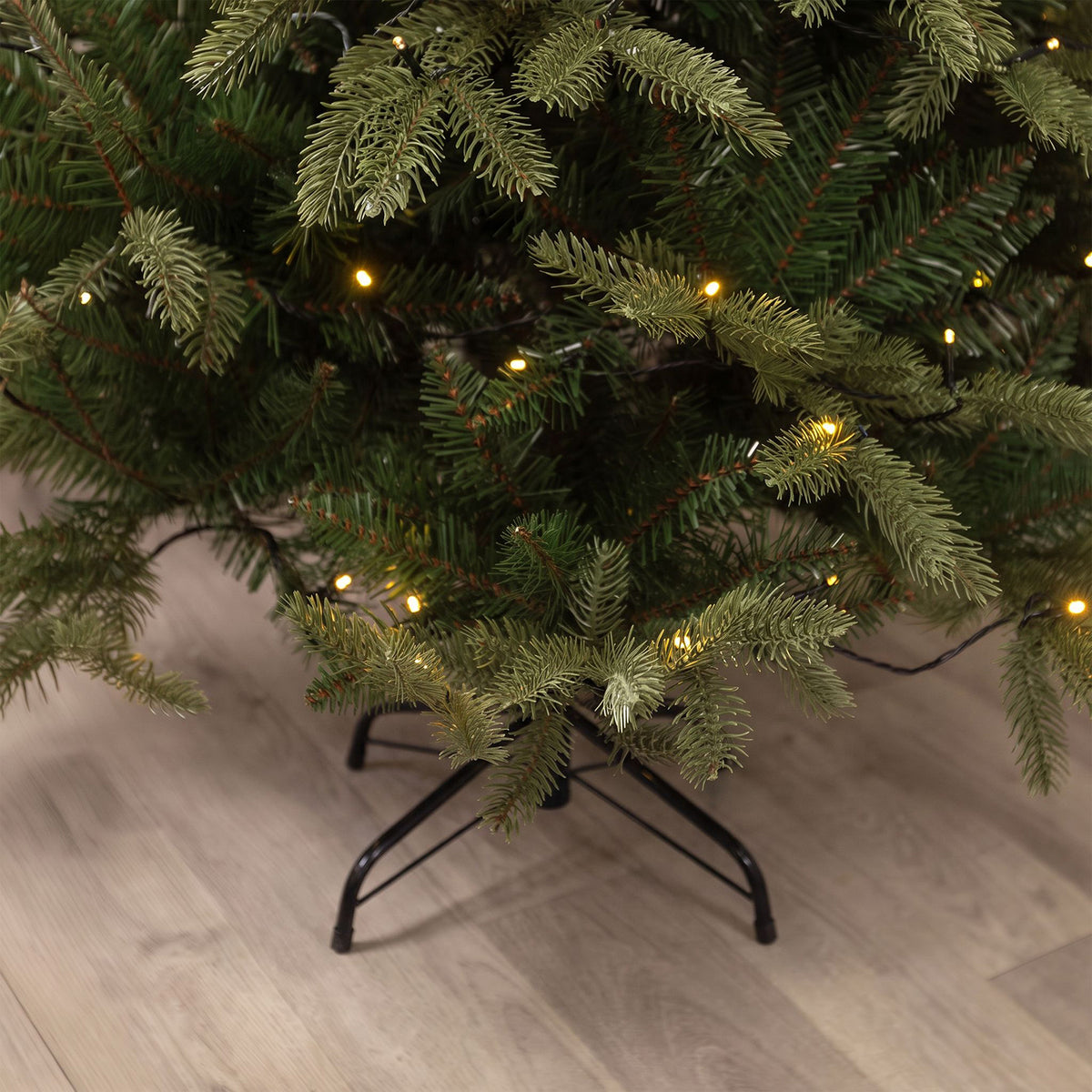 Sherwood Artificial Pre-Lit Green PE/PVC Christmas Tree 6FT, 7FT