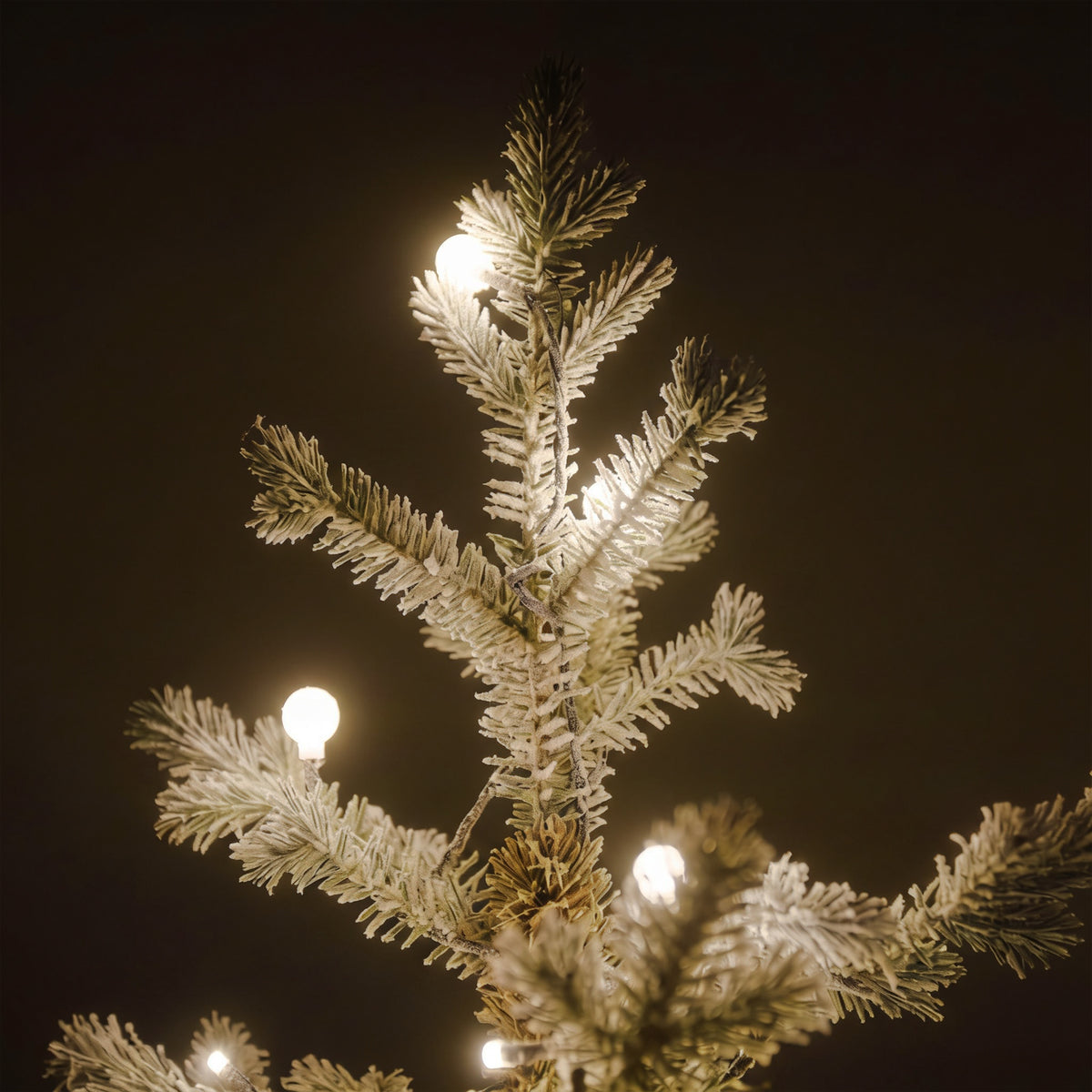 Regent Artificial Pre-Lit Green PE/PVC Christmas Tree with Snow 6FT, 7FT