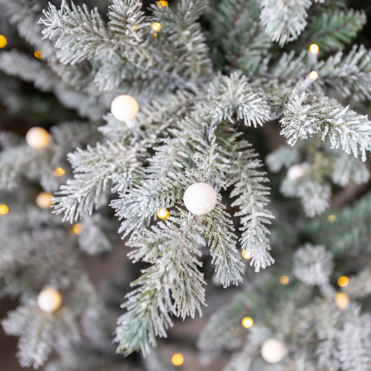 Regent Artificial Pre-Lit Green PE/PVC Christmas Tree with Snow 6FT, 7FT