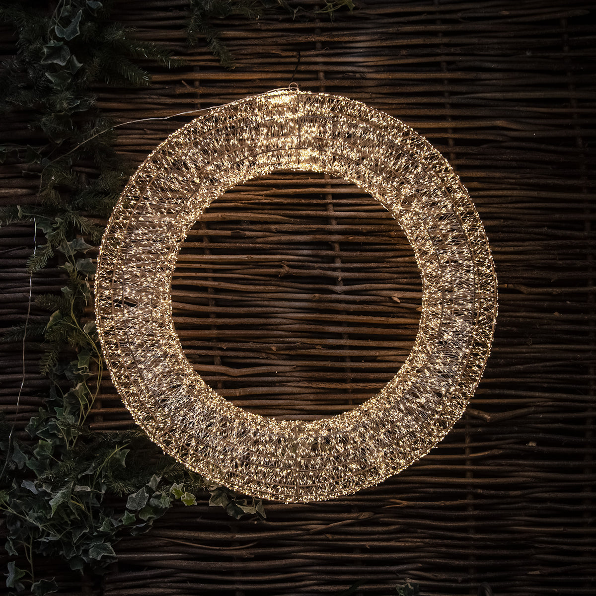 Pre-Lit Christmas Gold Light-Up Wreath 70cm with 5000 Warm White LED Micro-lights