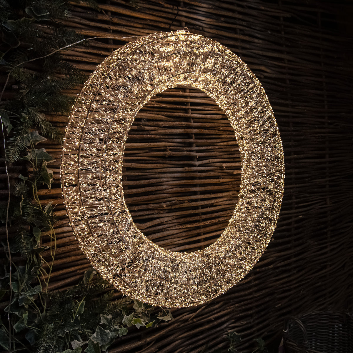 Pre-Lit Christmas Gold Light-Up Wreath 70cm with 5000 Warm White LED Micro-lights