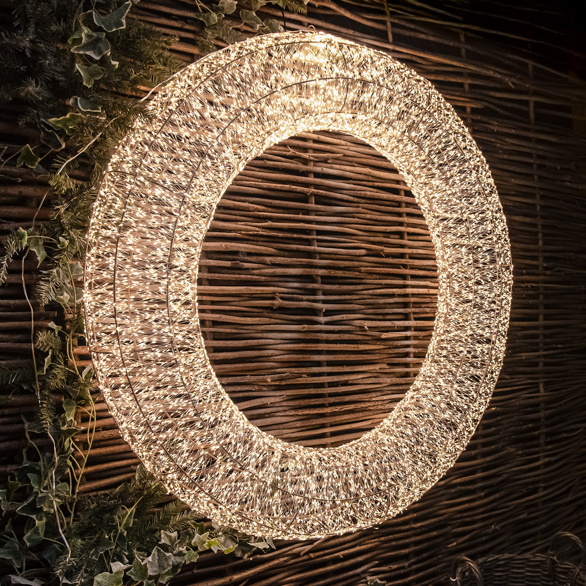Pre-Lit Christmas Gold Light-Up Wreath 116cm with 15,000 Warm White LED Micro-lights