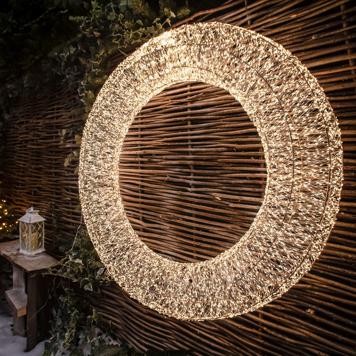 Pre-Lit Christmas Gold Light-Up Wreath 116cm with 15,000 Warm White LED Micro-lights