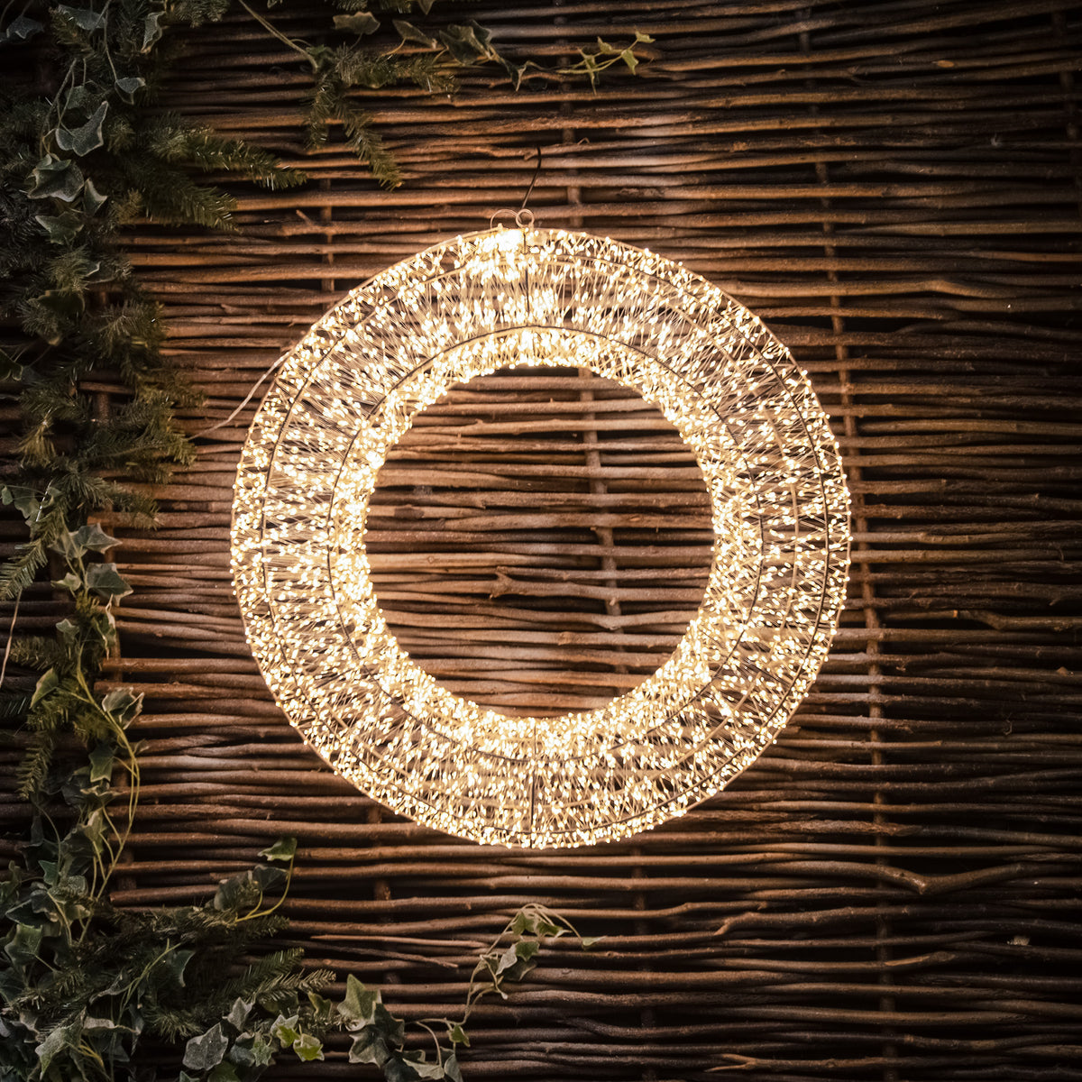 Pre-Lit Christmas Gold Light-Up Wreath 90cm with 10,000 Warm White LED Micro-lights