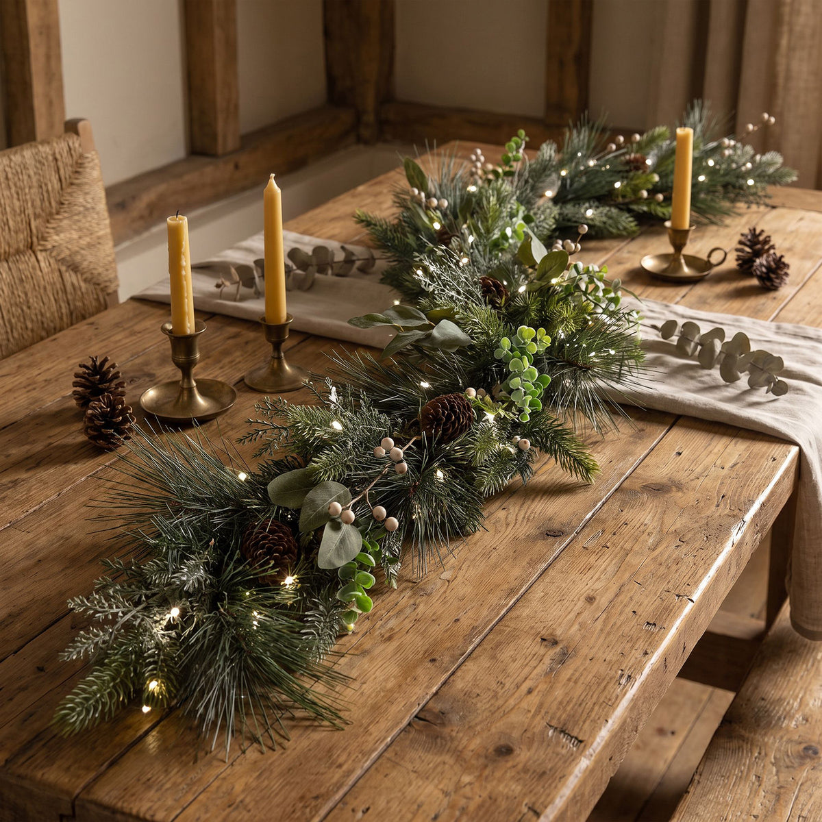 The Christmas Centre Enchanted Mistletoe 6ft (180cm) Prelit Christmas Garland with Warm White Battery Operated LED Lights