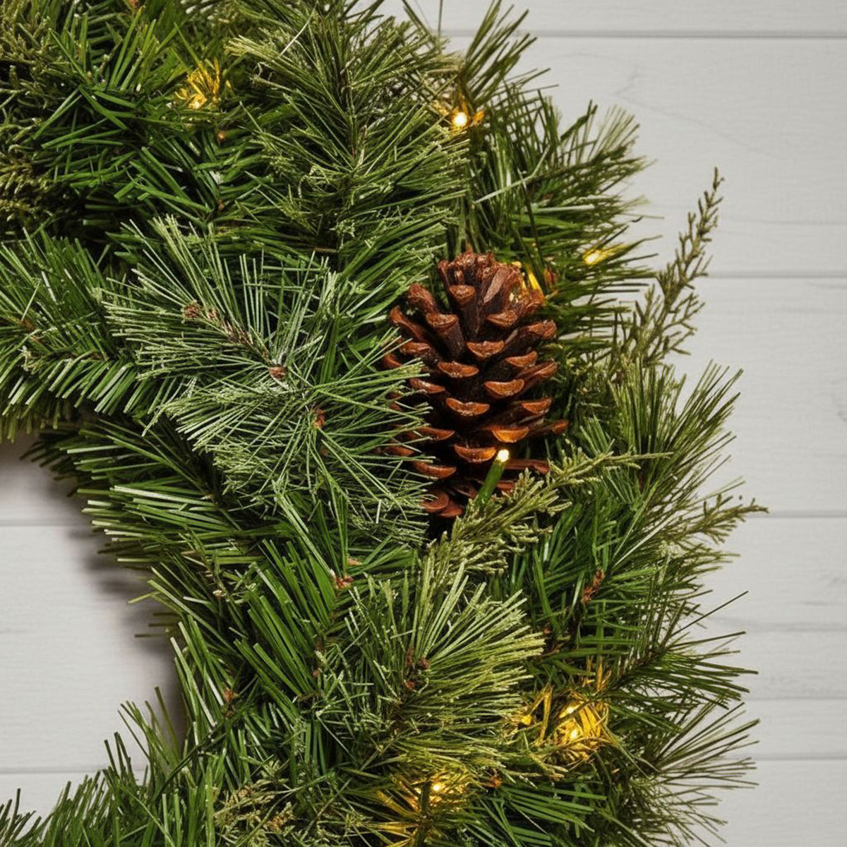 The Christmas Centre Hollingworth Spruce 24in (60cm) Prelit Christmas Wreath with Warm White Battery Operated LED Lights