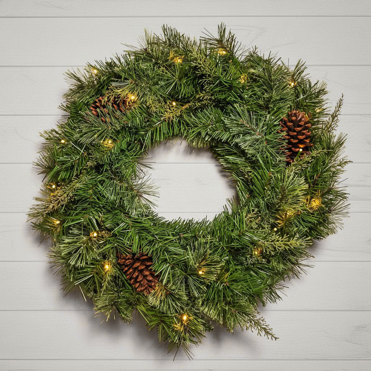 The Christmas Centre Hollingworth Spruce 24in (60cm) Prelit Christmas Wreath with Warm White Battery Operated LED Lights