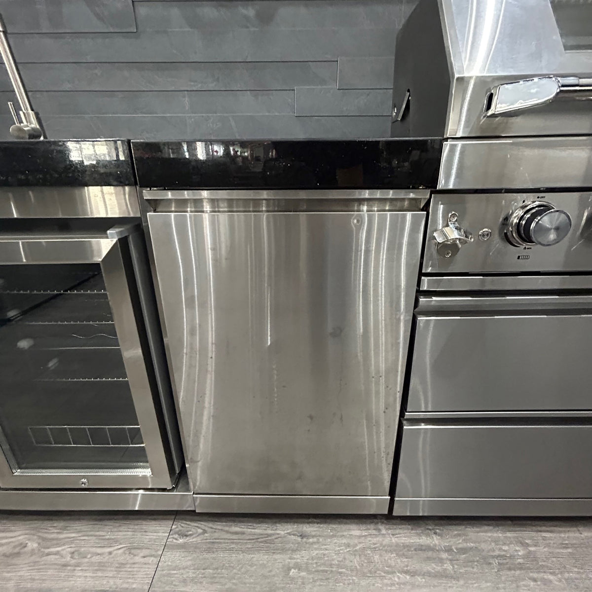 Ex Display Draco Grills 6 Burner Stainless Steel Outdoor Kitchen with Sear Station, Sink and Fridge Unit, Double Door Unit and Single Door Unit