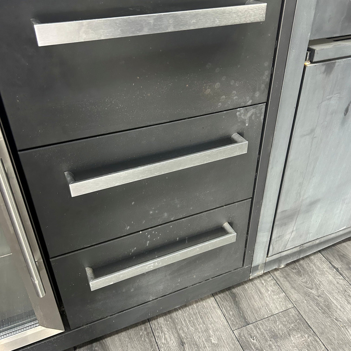 Ex Display Draco Grills Fusion 6 Burner Black Outdoor Kitchen with Fridge Unit and Cupboard