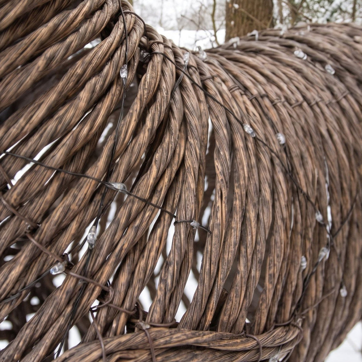 Pre-Lit Christmas Brown Vine Weave Sitting Stag 90cm with 960 Warm White LED Lights