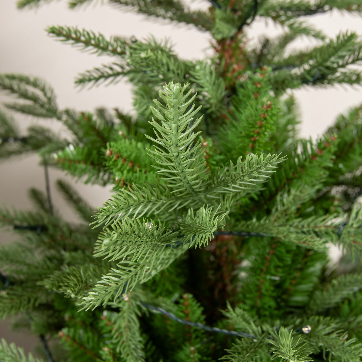 Highclere Artificial Pre-Lit Green PE/PVC Christmas Tree 5FT, 6FT, 7FT, 9FT