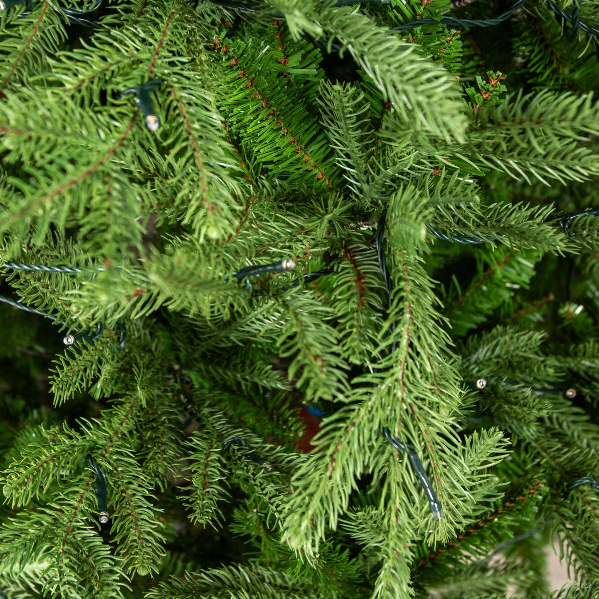 Highclere Artificial Pre-Lit Green PE/PVC Christmas Tree 5FT, 6FT, 7FT, 9FT