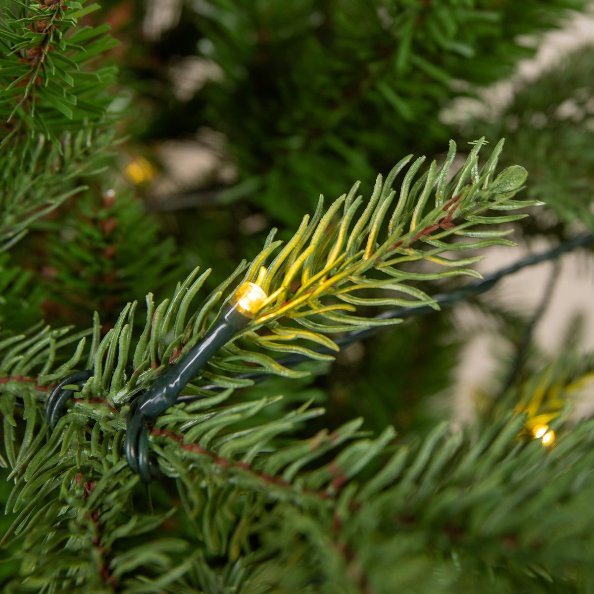 Highclere Artificial Pre-Lit Green PE/PVC Christmas Tree 5FT, 6FT, 7FT, 9FT