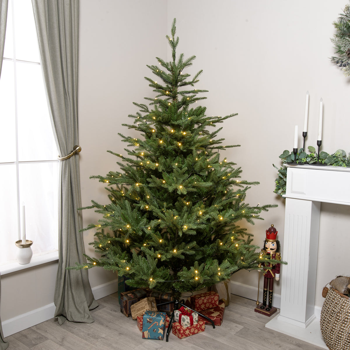 Highclere Artificial Pre-Lit Green PE/PVC Christmas Tree 5FT, 6FT, 7FT, 9FT