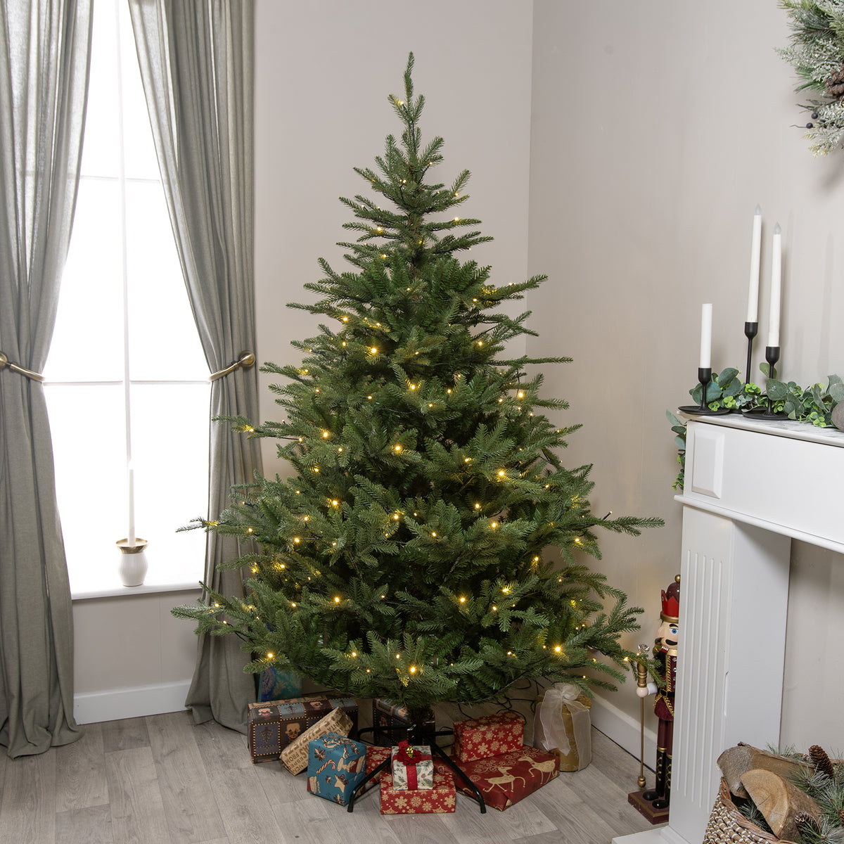 Highclere Artificial Pre-Lit Green PE/PVC Christmas Tree 5FT, 6FT, 7FT, 9FT