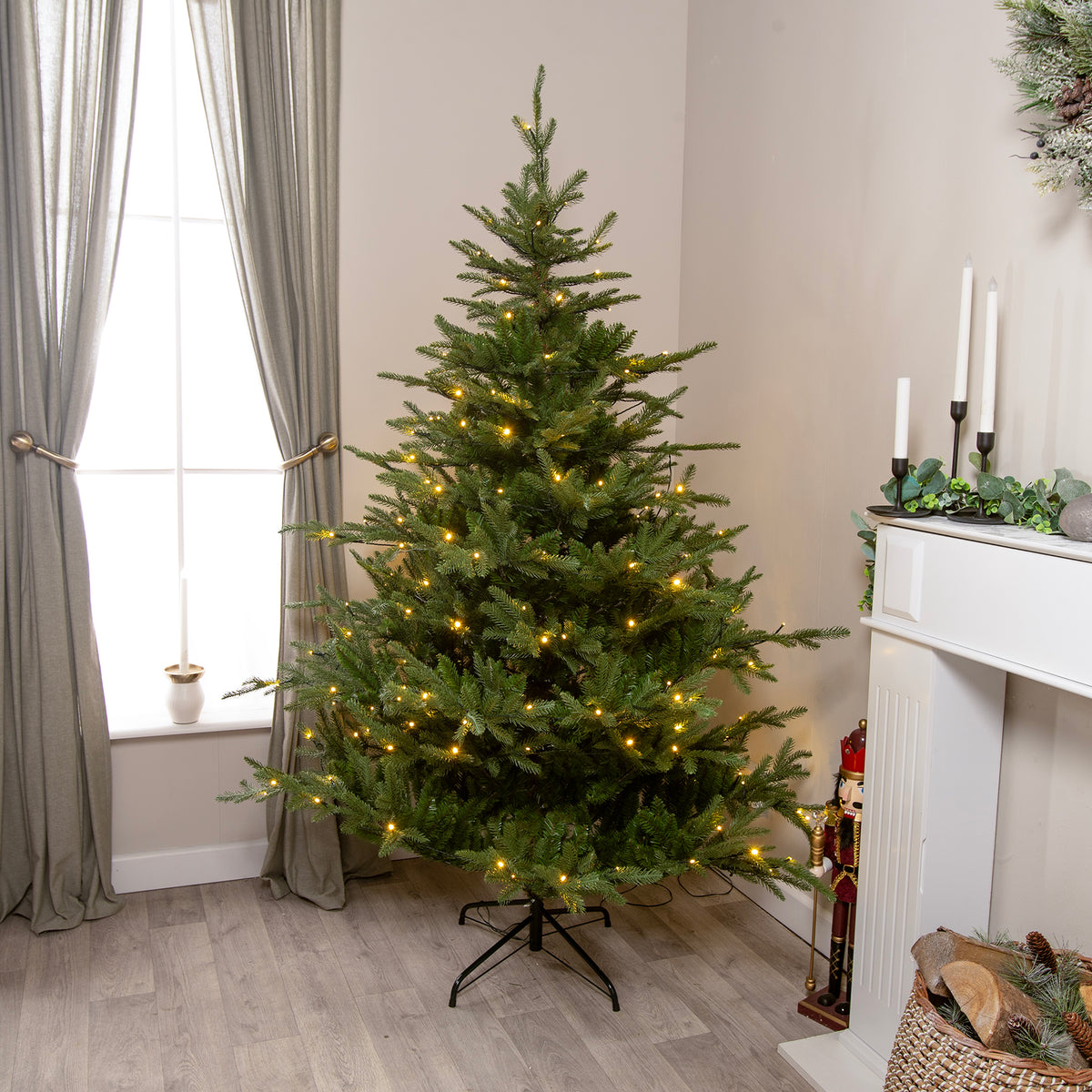Highclere Artificial Pre-Lit Green PE/PVC Christmas Tree 5FT, 6FT, 7FT, 9FT