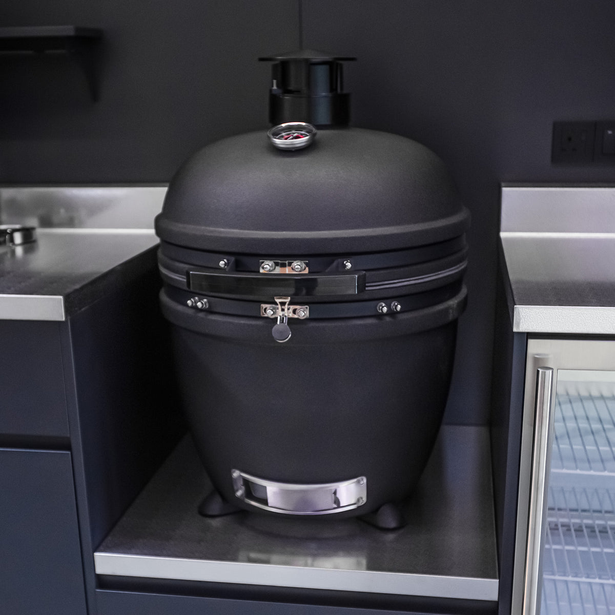 Draco Grills Outdoor Kitchen Garden Pod with Stainless Steel Sink, Fridge and Kamado Barbecue