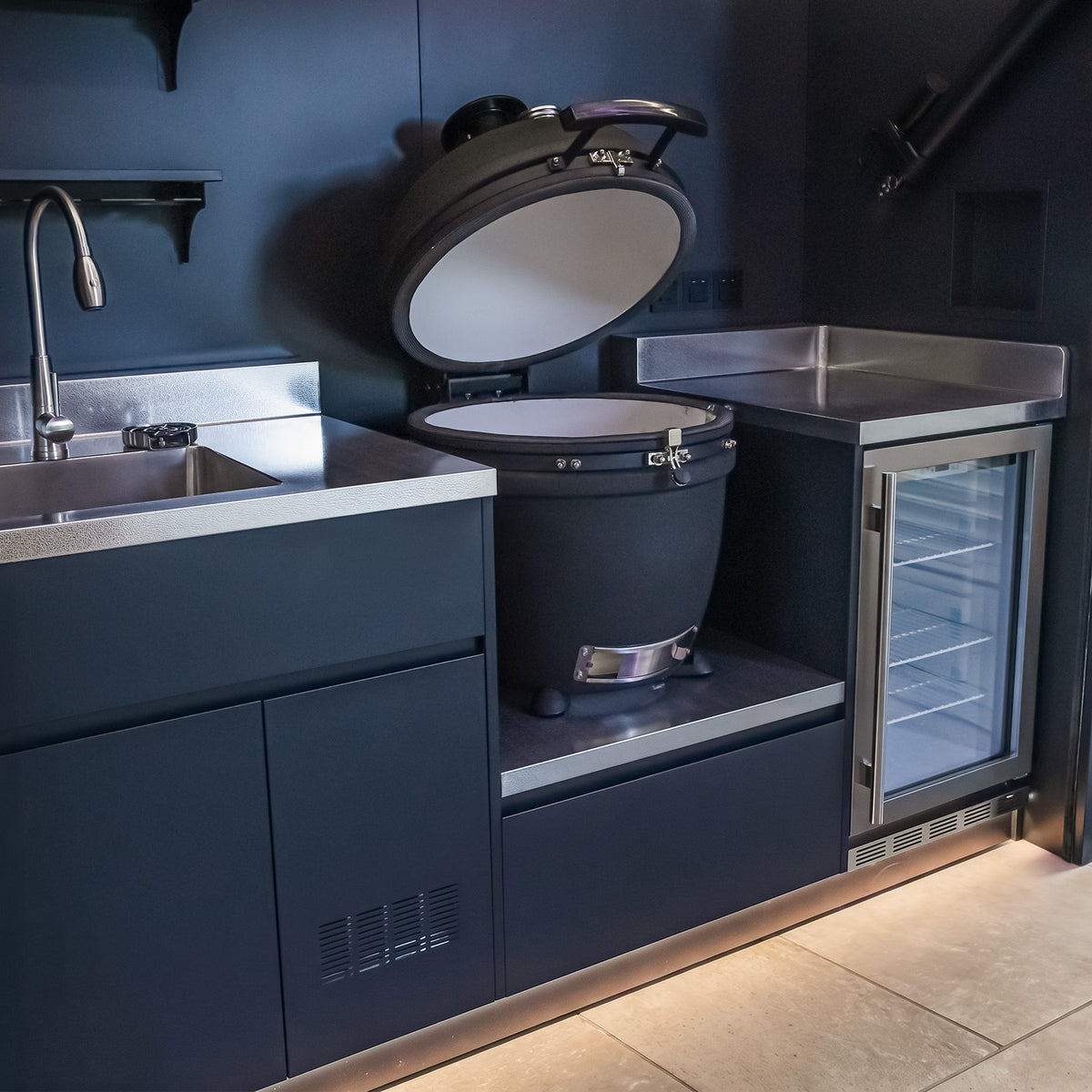 Draco Grills Outdoor Kitchen Garden Pod with Stainless Steel Sink, Fridge and Kamado Barbecue