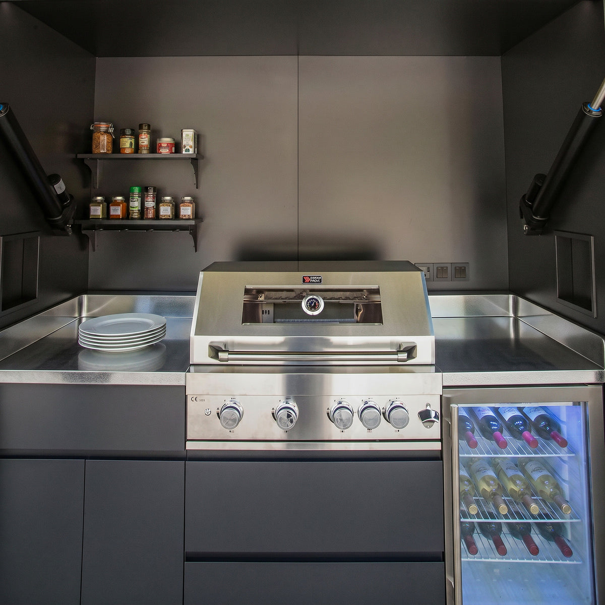 Draco Grills Outdoor Kitchen Garden Pod with 4 Burner Stainless Steel Barbecue and Fridge