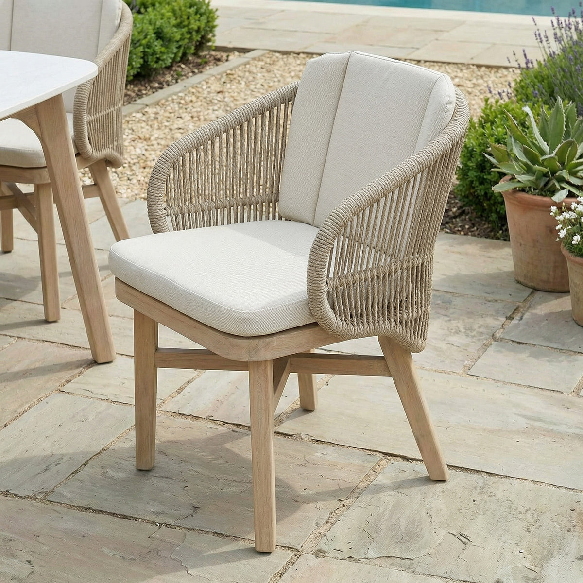 Bracken Outdoors Fairford Eucalyptus Wood and Rope 8 Seat Rectangular Dining Set