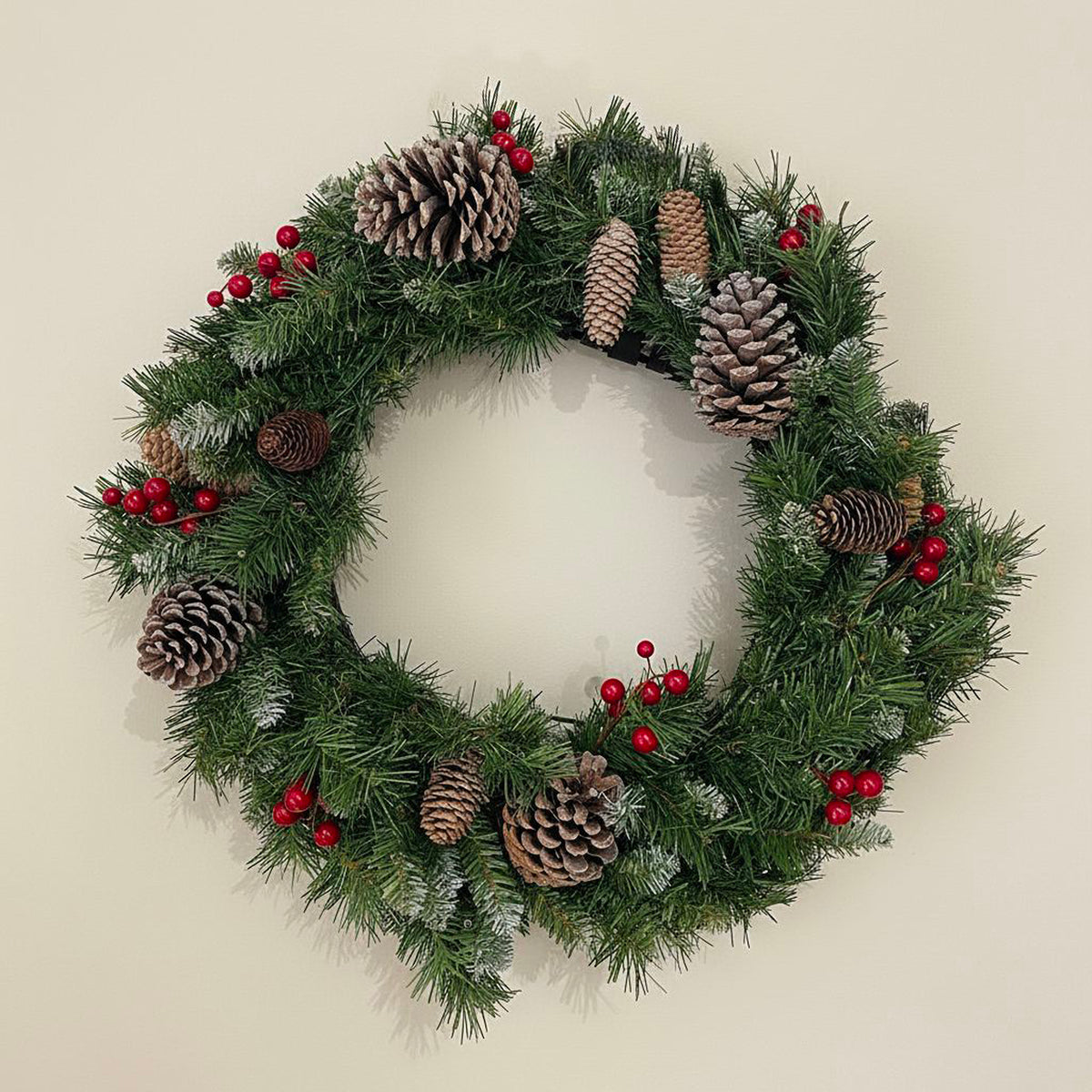 The Christmas Centre Frosted Winterberry 24in (60cm) Prelit Christmas Wreath with Warm White Battery Operated LED Lights