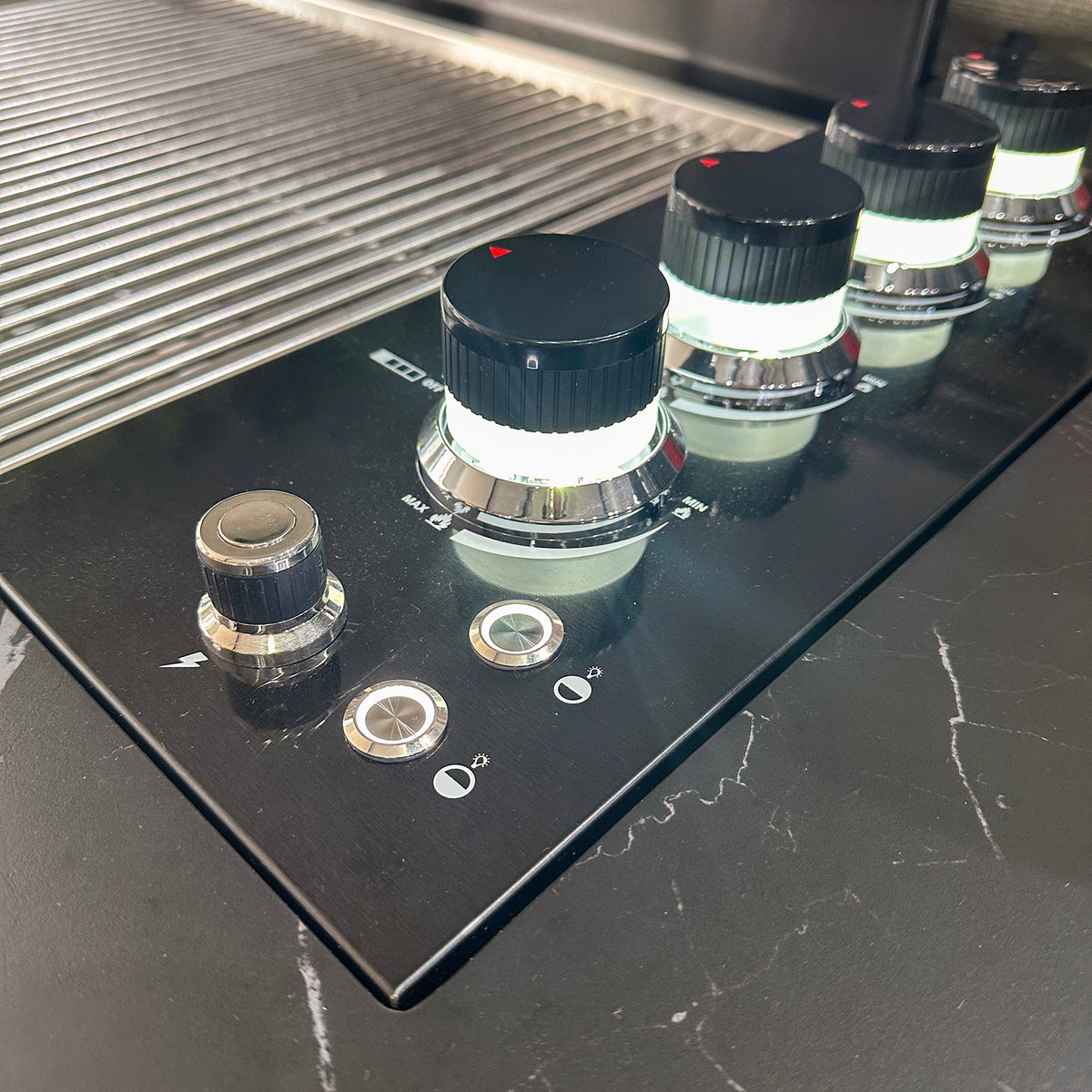 Draco Grills Vantage Sintered Stone Linear Outdoor Kitchen with 4 Burner Barbecue