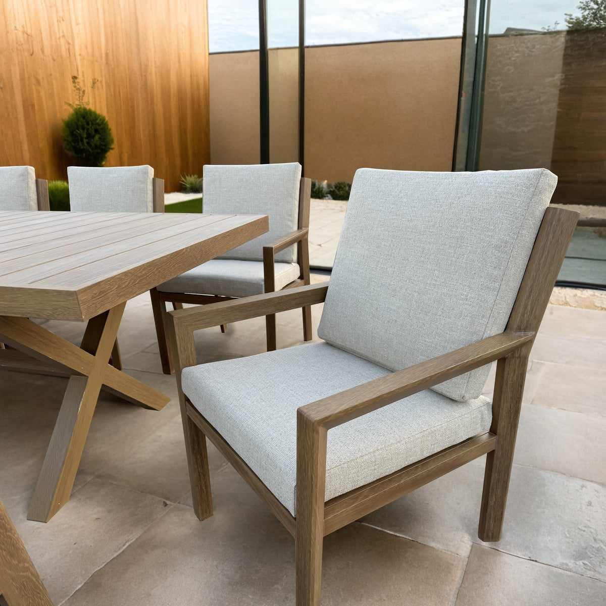 Bracken Outdoors Seville Aluminium Extending Table 8 Seat Garden Furniture Dining Set