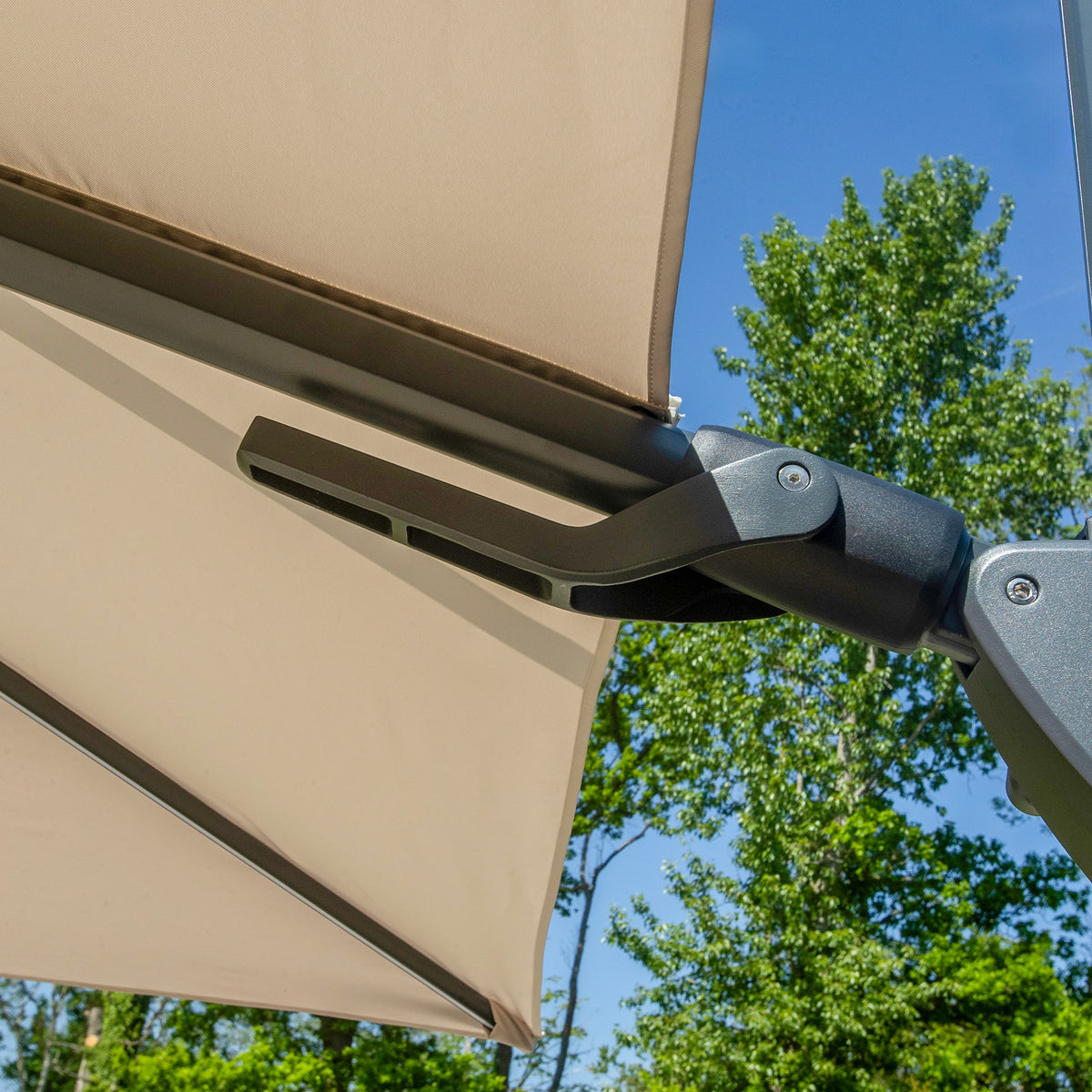 Bracken Outdoors Ecru 3m x 3m Square Cantilever Parasol With Solar LED Lights &amp; FREE Base