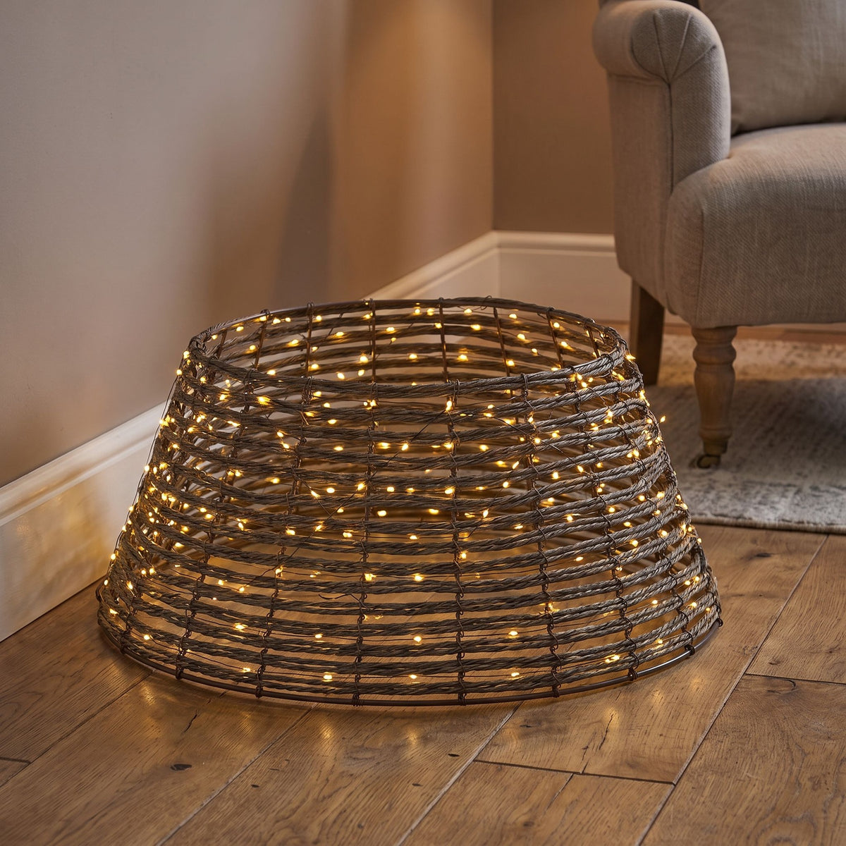 Pre-Lit Christmas Brown Vine Weave Tree Skirt with 400 Warm White LED Micro-Lights
