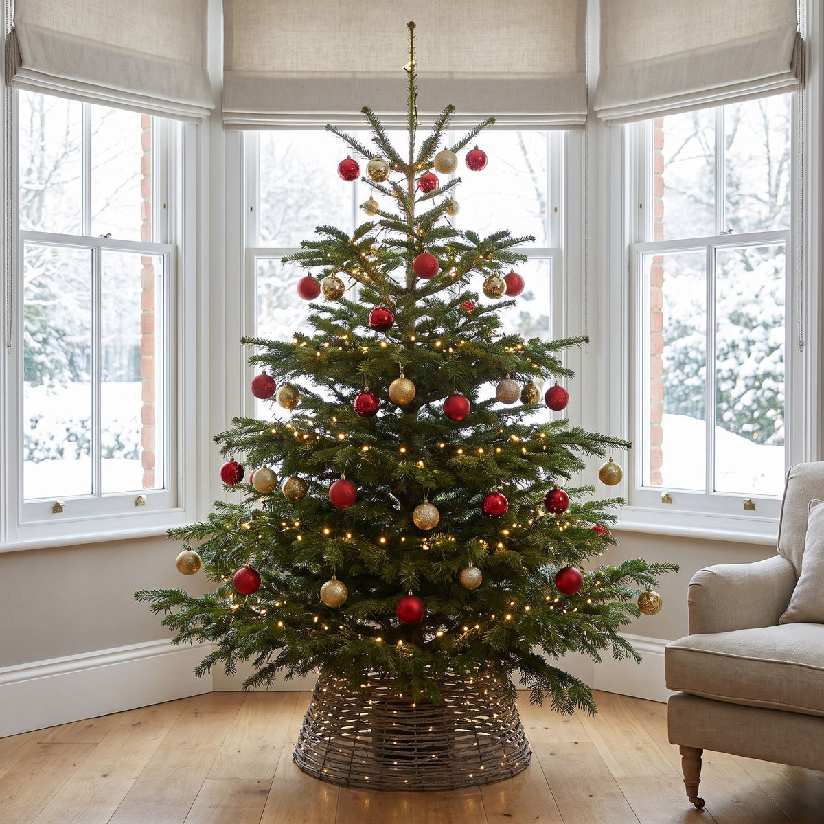 Pre-Lit Christmas Brown Vine Weave Tree Skirt with 400 Warm White LED Micro-Lights