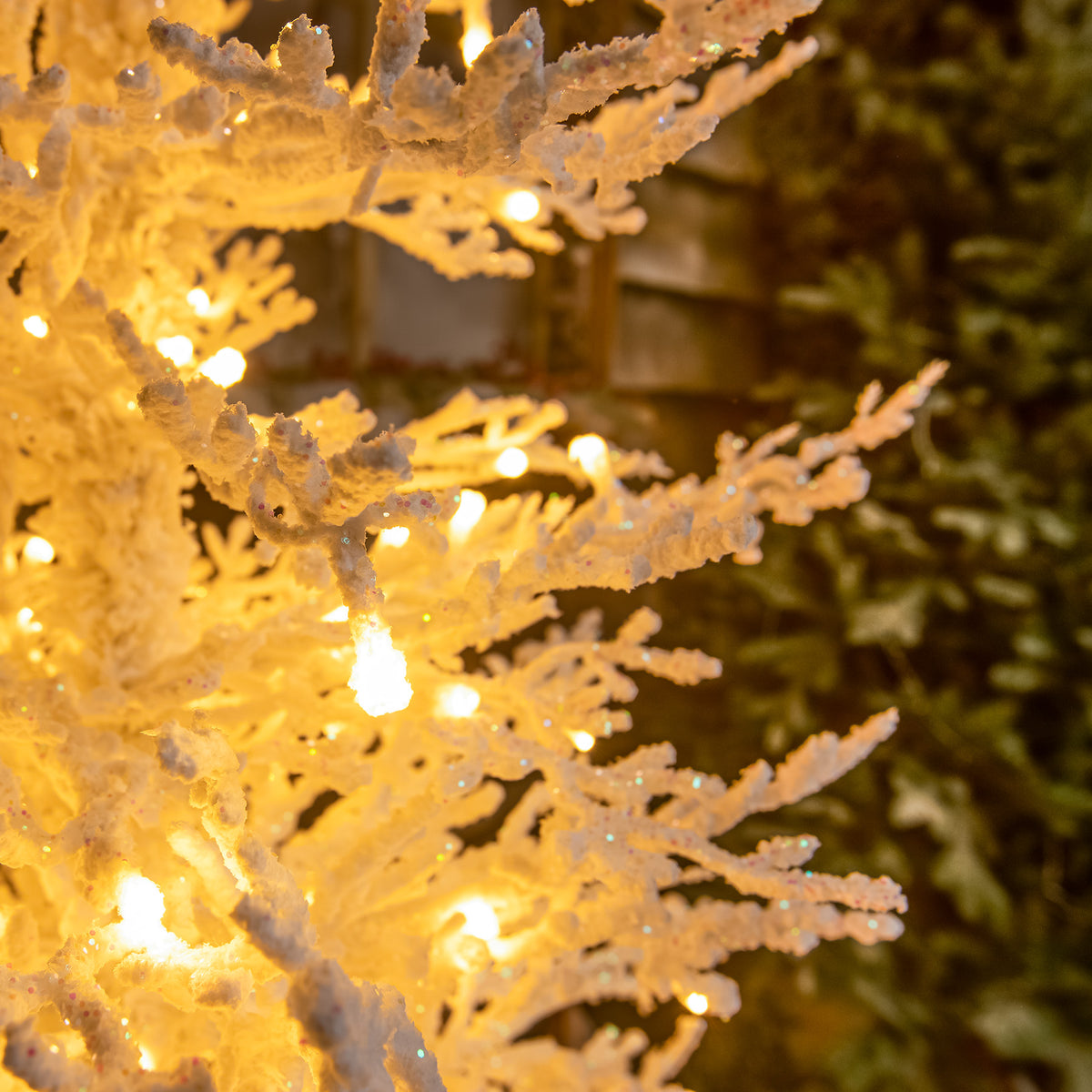 Pre-Lit Christmas Light-Up Snow Effect Tree 120cm with 150 Warm White LEDs