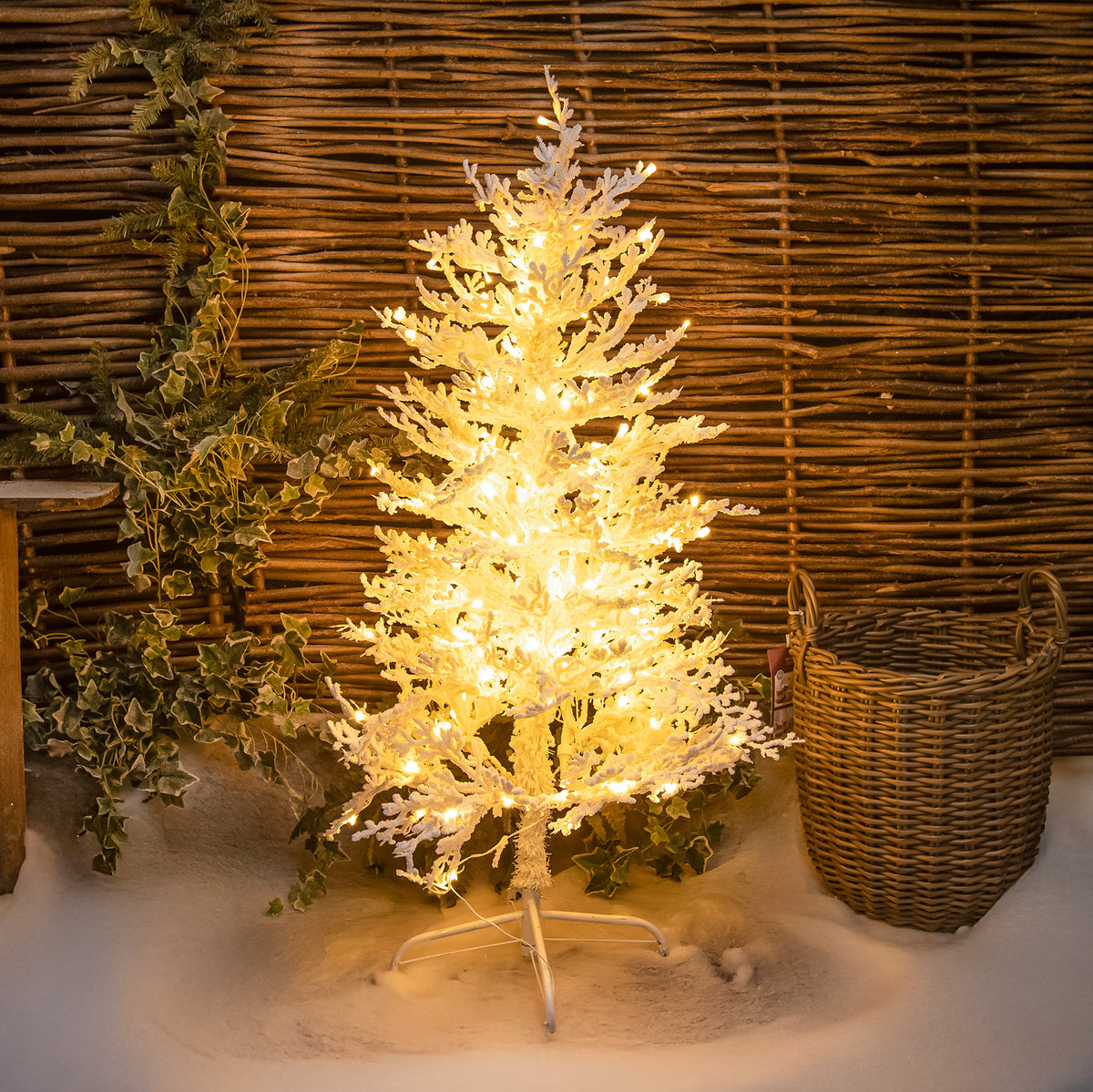 Pre-Lit Christmas Light-Up Snow Effect Tree 120cm with 150 Warm White LEDs