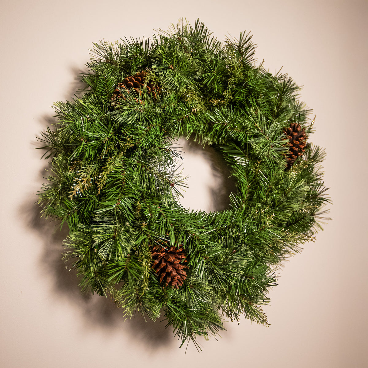 The Christmas Centre Hollingworth Spruce 24in (60cm) Prelit Christmas Wreath with Warm White Battery Operated LED Lights