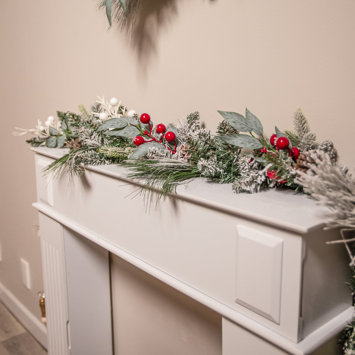 The Christmas Centre Jack Frost 6ft (180cm) Prelit Christmas Garland with Warm White Battery Operated LED Lights